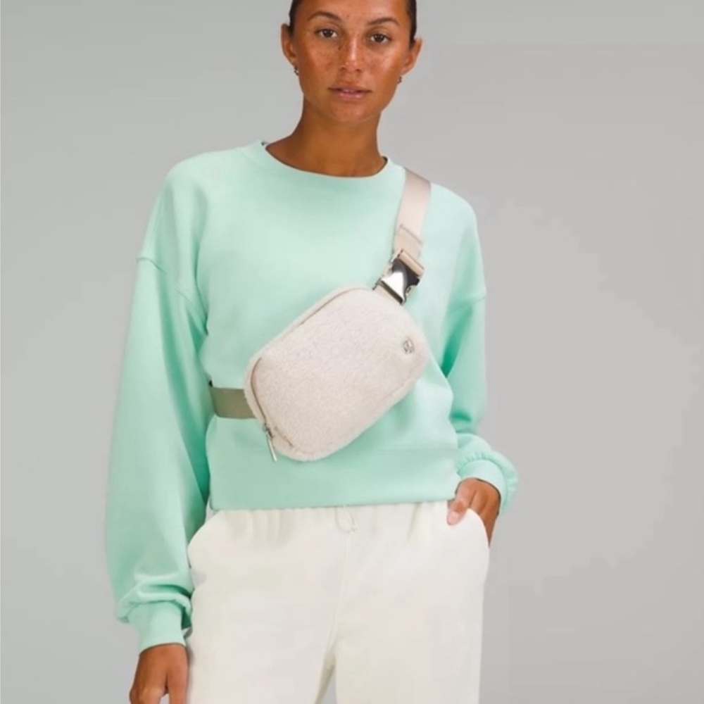 Lululemon Everywhere Belt Bag Fleece NWT